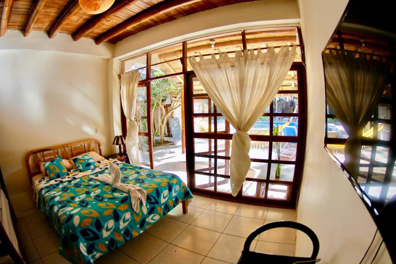 Hotel Sumpa Montañita Екстериор снимка
